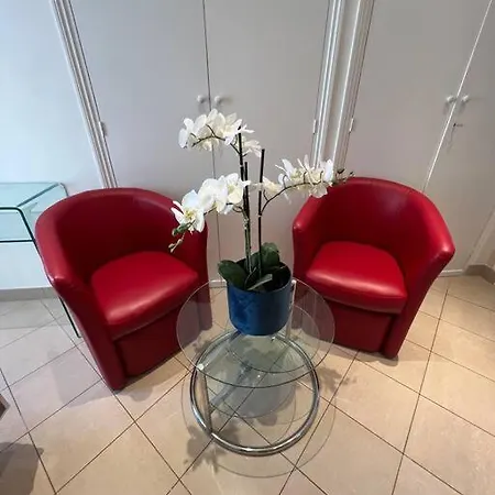 Apartment Cannes: Studio By The Croisette 2